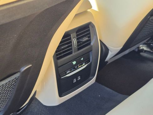 Used 2023 BMW 330i Sedan w/ Premium Package image 19