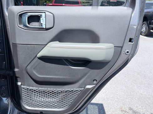 New 2026 Jeep Gladiator Mojave AWD/4WD image 32