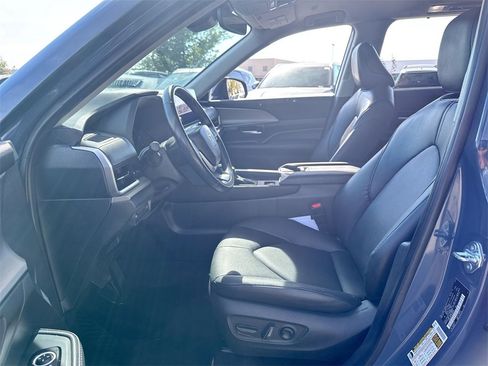 Used 2024 Toyota Grand Highlander XLE image 12