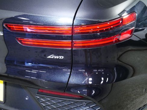 Used 2023 Genesis GV70 2.5T w/ Sport Prestige Package AWD/4WD image 17