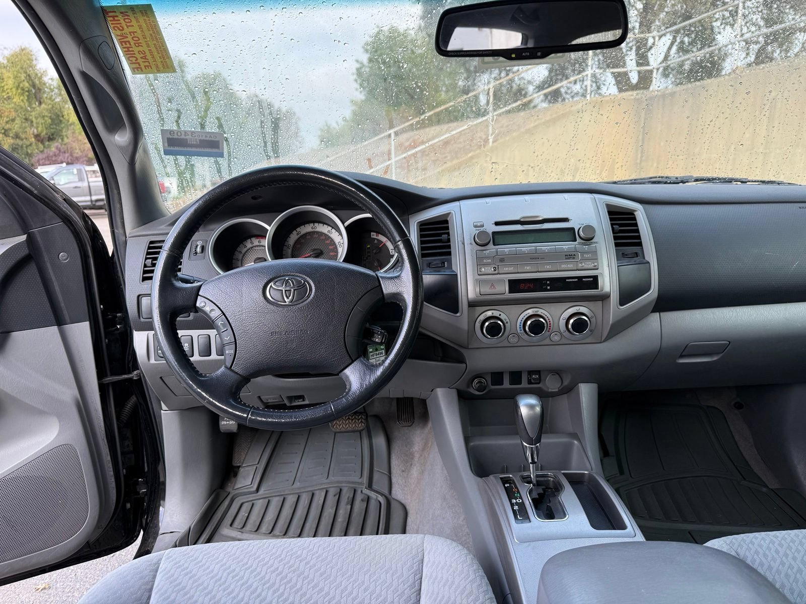 Used 2011 Toyota Tacoma PreRunner w/ SR5 Pkg #2 RWD image 9