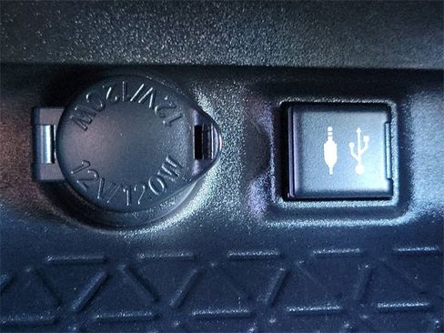 Used 2019 Toyota RAV4 LE image 14