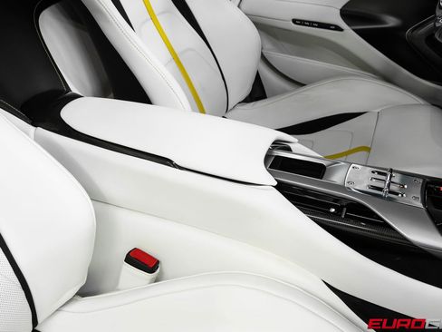 Used 2025 Ferrari 12Cilindri RWD image 40