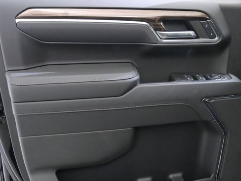 Used 2024 Chevrolet Silverado 1500 LT image 23