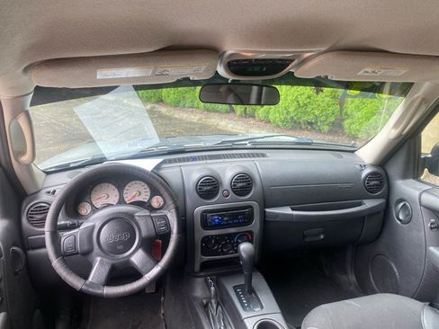Used 2004 Jeep Liberty Renegade AWD/4WD image 16