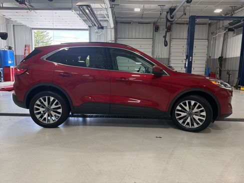 Used 2022 Ford Escape Titanium AWD/4WD image 13