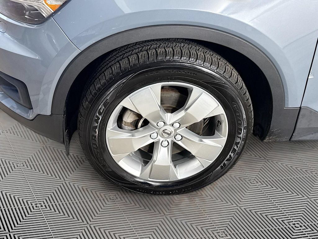 Used 2021 Volvo XC40 T5 Momentum AWD/4WD image 32
