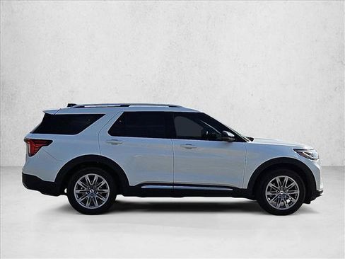 Used 2025 Ford Explorer Platinum RWD image 4