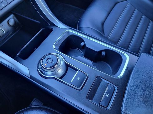 Used 2017 Ford Fusion SE w/ Equipment Group 201A image 32