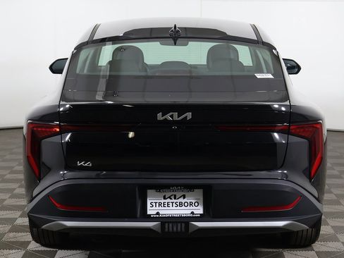 Used 2025 Kia K4 LX image 10