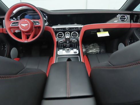 Used 2024 Bentley Continental GT S image 21