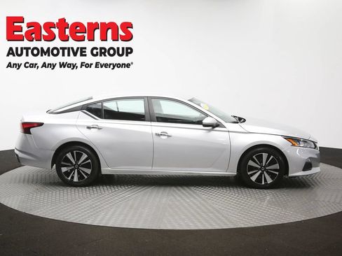 Used 2022 Nissan Altima 2.5 SV FWD image 45