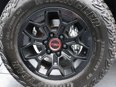 Used 2025 Toyota Tacoma TRD Pro image 14