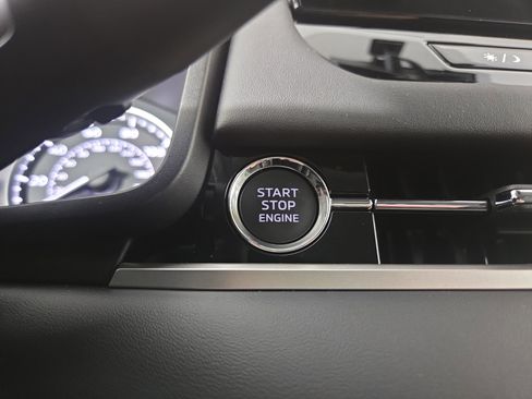 New 2025 Mitsubishi Outlander SE image 25