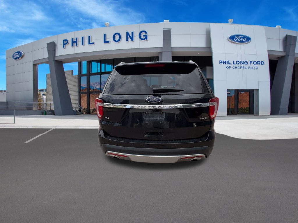 Used 2017 Ford Explorer XLT w/ Equipment Group 202A AWD/4WD image 4