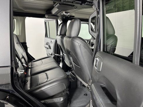 Used 2023 Jeep Wrangler Unlimited Sahara w/ Cold Weather Group AWD/4WD image 38