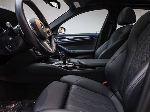 Certified 2023 BMW 530e w/ M Sport Package image 19