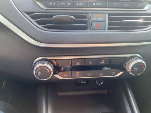 Used 2024 Nissan Altima 2.5 S FWD image 59