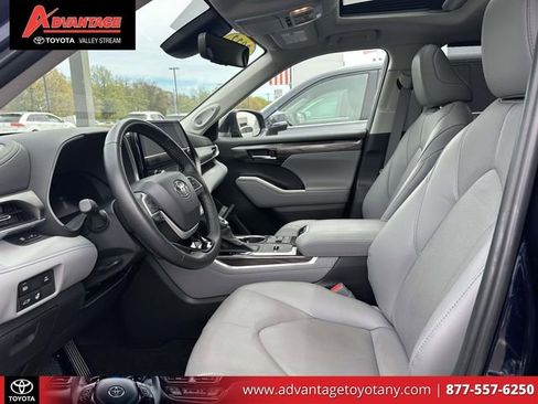 Used 2023 Toyota Highlander Limited AWD/4WD image 20