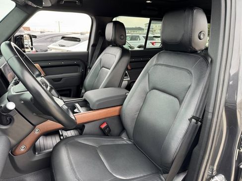 Used 2023 Land Rover Defender 130 S image 14