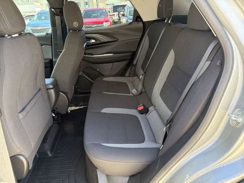Used 2023 Chevrolet TrailBlazer LT FWD image 23