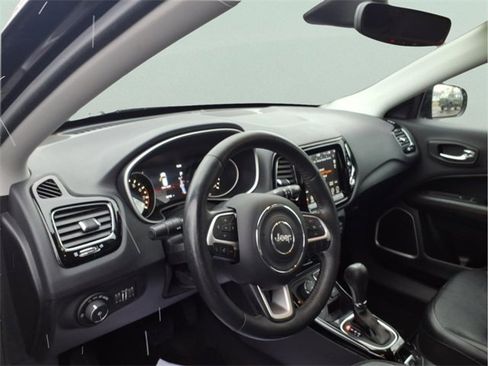 Used 2019 Jeep Compass Limited w/ Safety & Security Group image 12