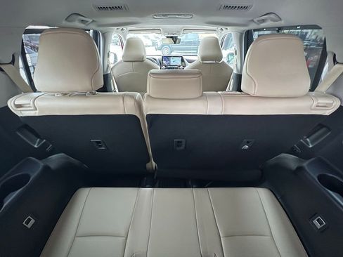 Used 2020 Toyota Highlander Limited image 21