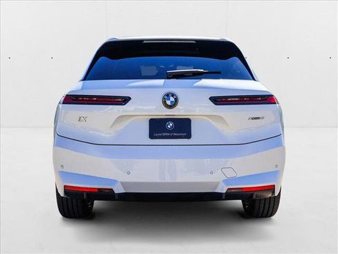 Used 2026 BMW iX xDrive60 w/ Premium Package image 6