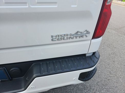 Certified 2023 Chevrolet Silverado 1500 High Country w/ Technology Package AWD/4WD image 5