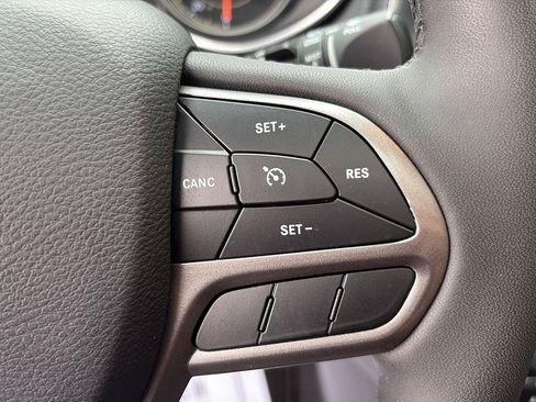Used 2022 Jeep Cherokee Latitude Lux w/ Sun & Sound Group AWD/4WD image 12