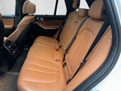 Used 2022 BMW X5 xDrive40i w/ M Sport Package image 22