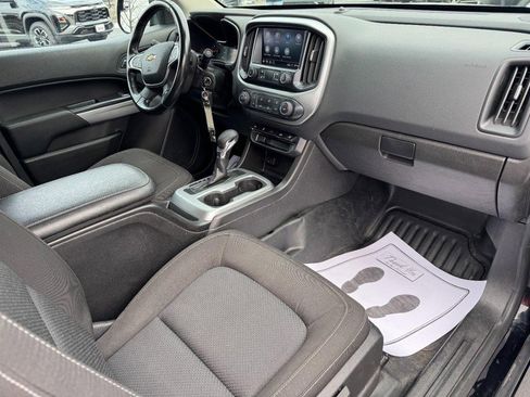 Used 2022 Chevrolet Colorado LT w/ Fleet Safety Package image 10