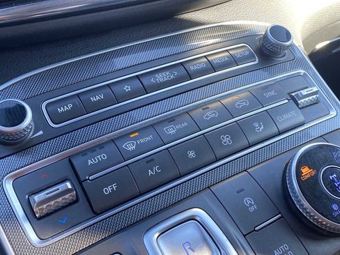 Used 2023 Hyundai Santa Fe SEL image 24