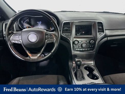 Used 2019 Jeep Grand Cherokee Laredo AWD/4WD image 27