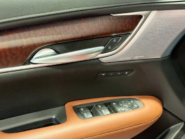 Used 2025 Cadillac XT5 Sportv w/ Technology Package AWD/4WD image 16