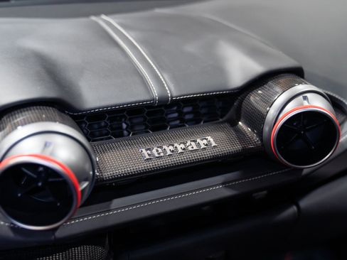 Used 2018 Ferrari 812 Superfast RWD image 46