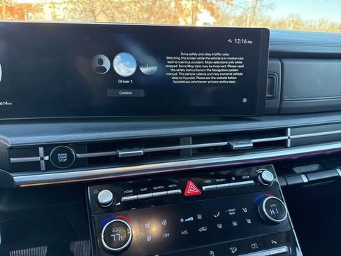 Used 2024 Hyundai Santa Fe Limited image 6