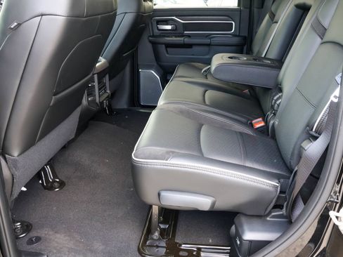 New 2026 RAM 2500 Laramie AWD/4WD image 16