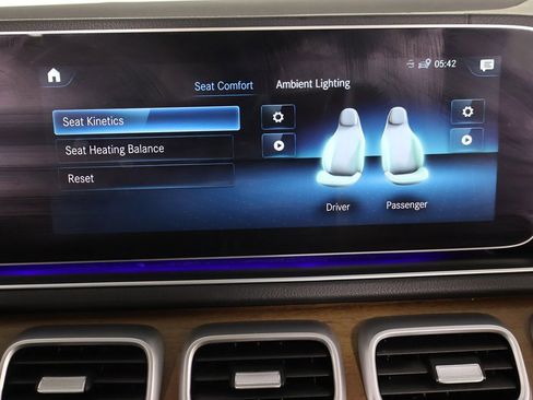 Used 2023 Mercedes-Benz GLS 450 4MATIC w/ AMG Line Exterior image 54