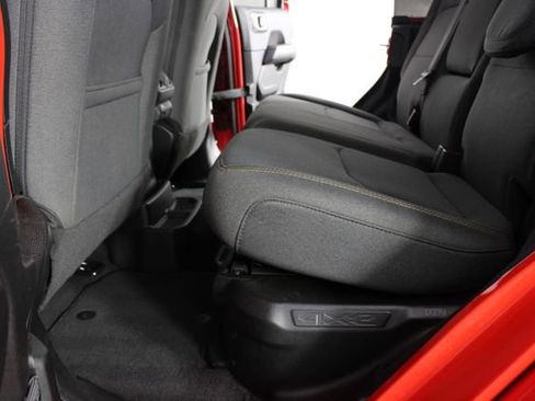 Used 2025 Jeep Wrangler Unlimited Sahara w/ Safety Group image 16