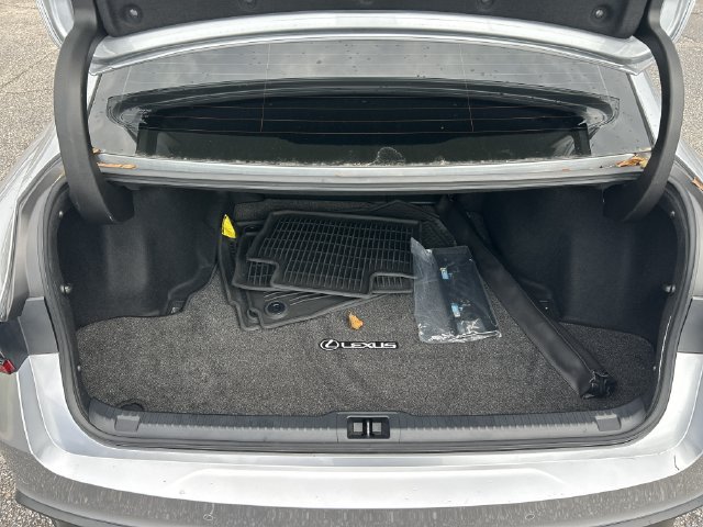 Used 2023 Lexus IS 300 w/ Comfort Package RWD image 29