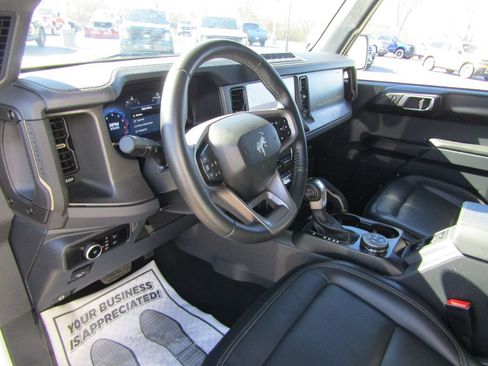 Used 2025 Ford Bronco Badlands AWD/4WD image 9