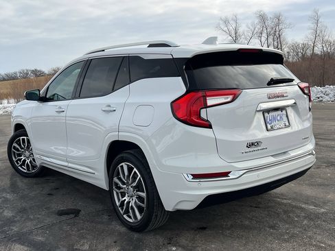 Used 2023 GMC Terrain Denali image 2