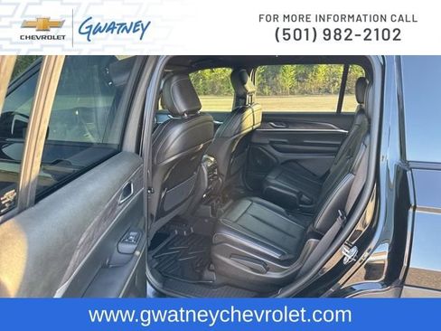 Used 2024 Jeep Grand Cherokee L Limited w/ Black Appearance Package image 31