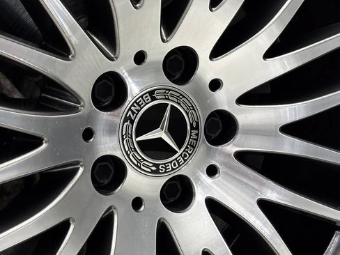 Used 2025 Mercedes-Benz GLC 300 4MATIC image 10
