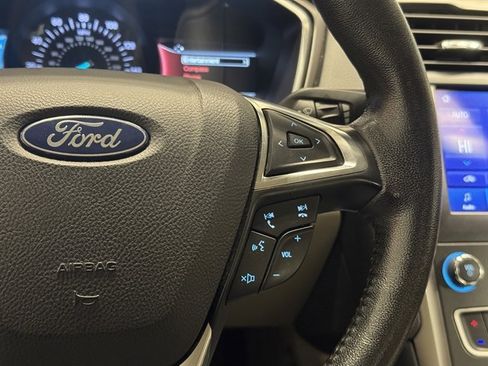 Used 2020 Ford Fusion SEL image 18