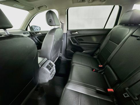 Used 2019 Volkswagen Tiguan SE w/ Panoramic Sunroof Package FWD image 23