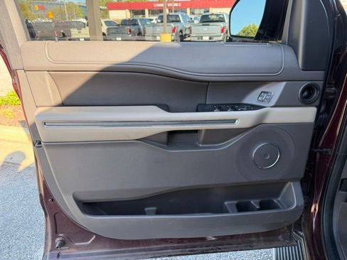 Used 2020 Ford Expedition XLT w/ Equipment Group 202A image 6