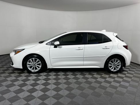 Certified 2025 Toyota Corolla SE w/ SE Package image 8