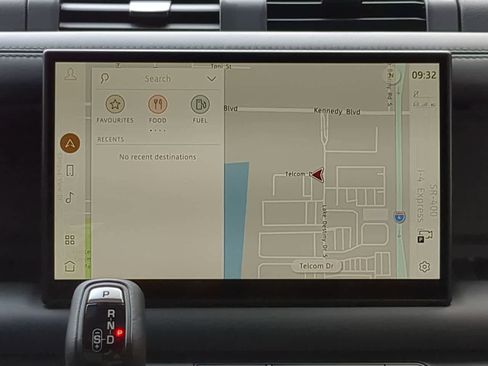 Used 2025 Land Rover Defender 110 S image 30